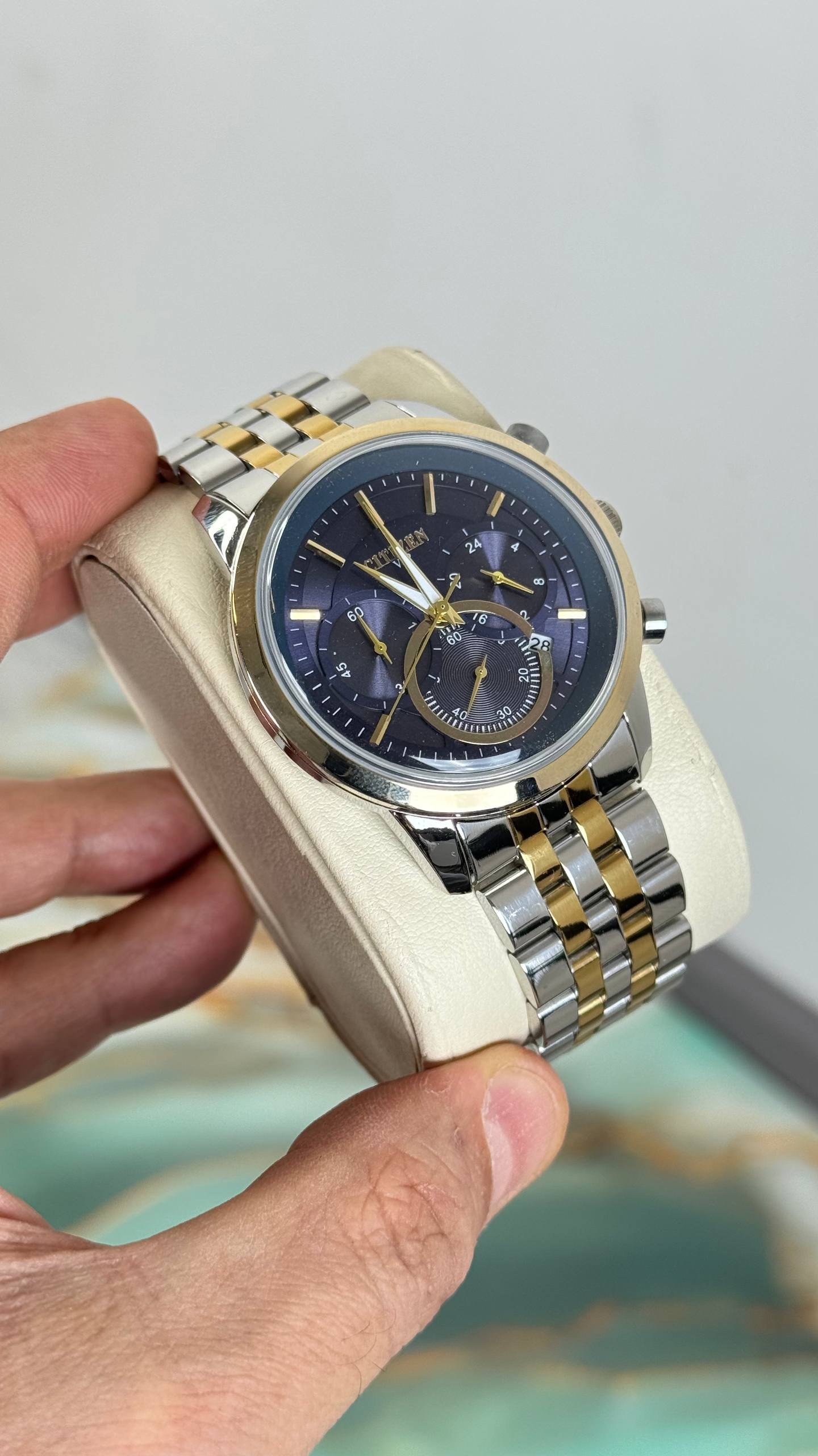 ساعت مردانه citizen سیتیزن سه موتوره فعال  رنگ ثابت روز شمار دار  قفل پروانه ای  ضدآب شستشو دست