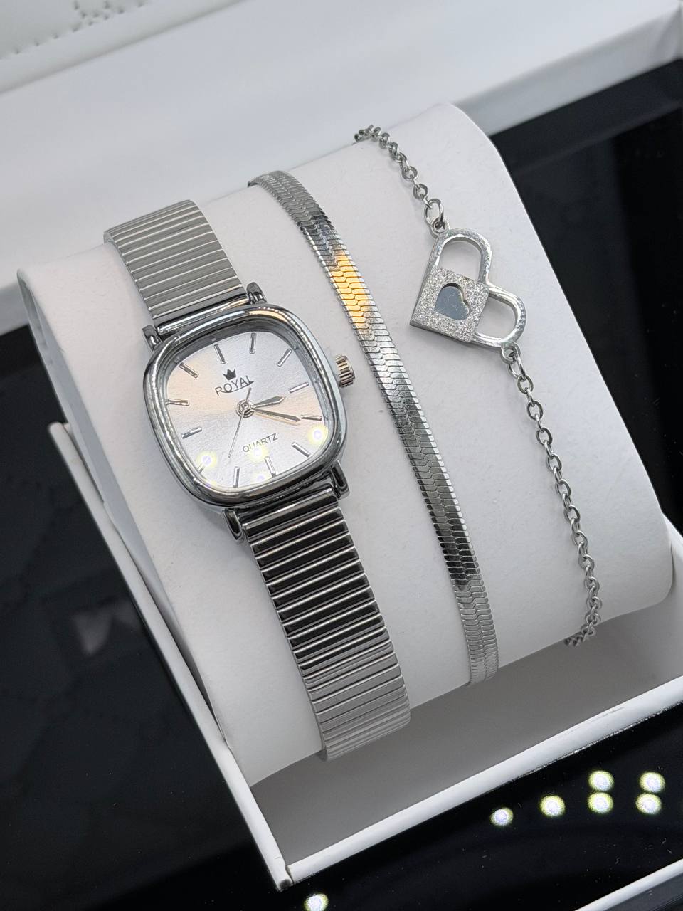 ست ساعت زنانه به همراه دستبند