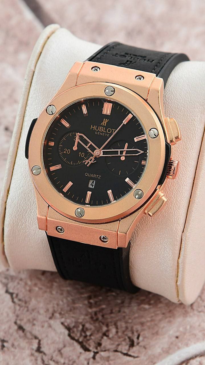 💫Hublotساعت مردانه  موتور باکیفیت دارای روزشمار قاب استیل مات با طراحی خاص  قطر صفحه ۴/۵ سانت قفل کلیپسی