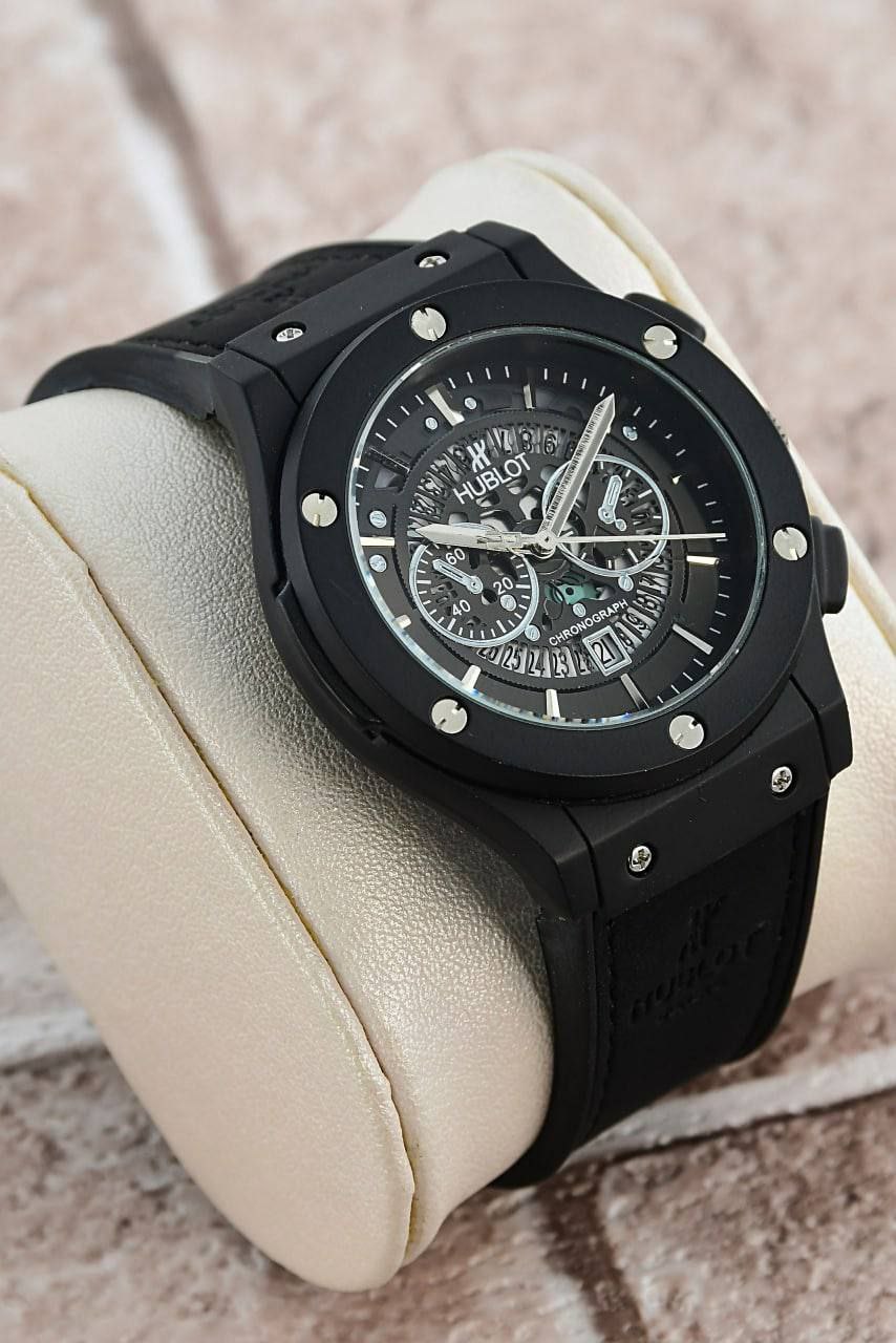 💫Hublotساعت مردانه  موتور باکیفیت دارای روزشمار قاب استیل مات با طراحی خاص  قطر صفحه ۴/۵ سانت قفل کلیپسی