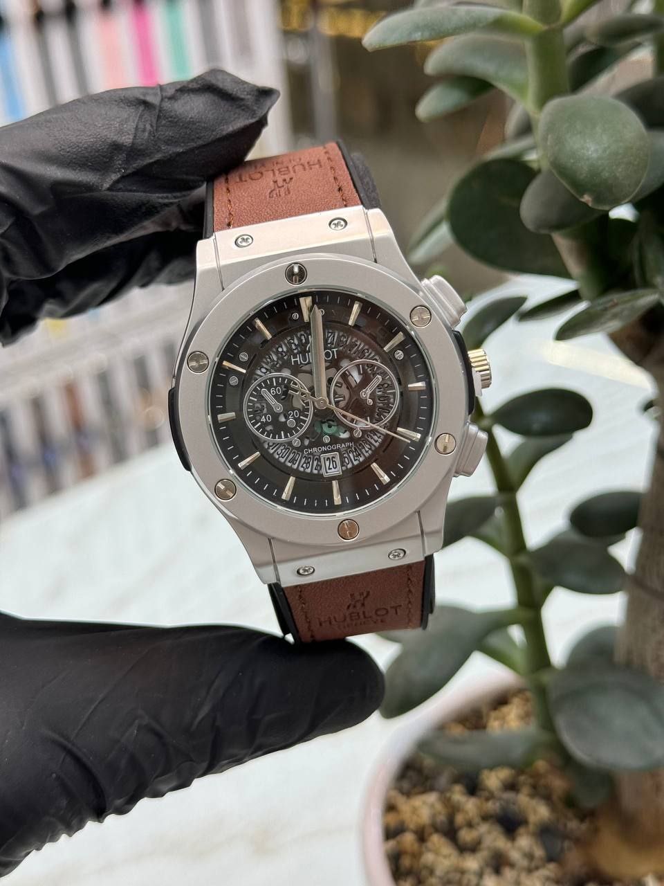 💫Hublotساعت مردانه  موتور باکیفیت دارای روزشمار قاب استیل مات با طراحی خاص  قطر صفحه ۴/۵ سانت قفل کلیپسی
