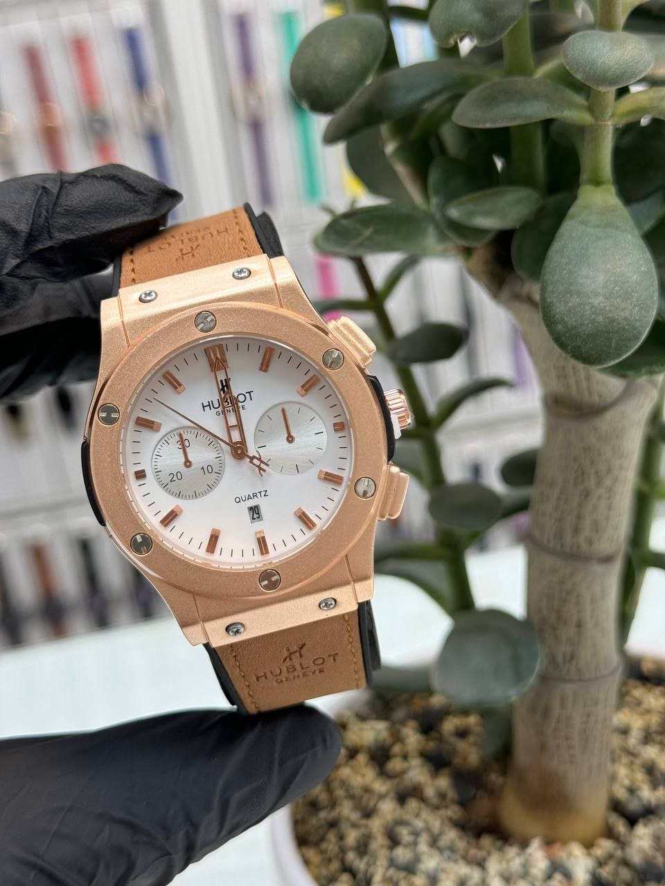 💫Hublotساعت مردانه  موتور باکیفیت دارای روزشمار قاب استیل مات با طراحی خاص  قطر صفحه ۴/۵ سانت قفل کلیپسی