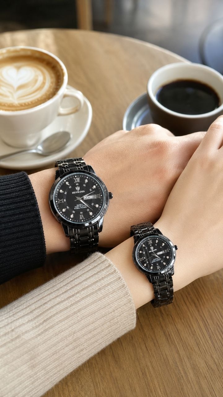 ست ساعت⌚️بین باند مدلی نو   برندشرکتی  دارای روز شمار  ایام هفته  بند استیل فولاد شیشه سافایر  شب نما قفل دو پروانه  موتور کوارتز